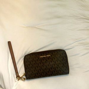 Michael Kors wristlet